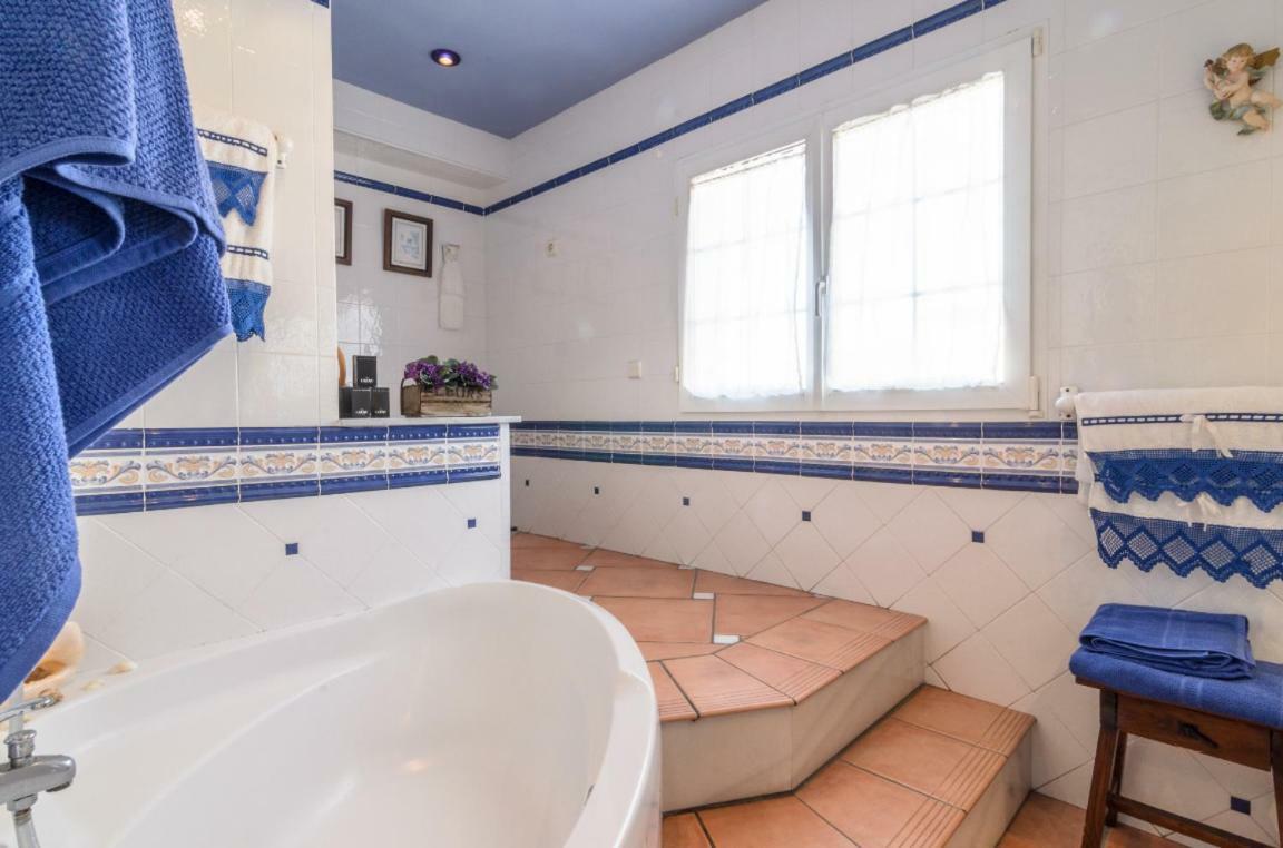 Habitaciones en Casa Céntrica con piscina Almuñécar Extérieur photo